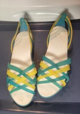 Crocs Isabella Huarache Flat Strappy Sandals Women's 10| Relaxed Resortwear Chic